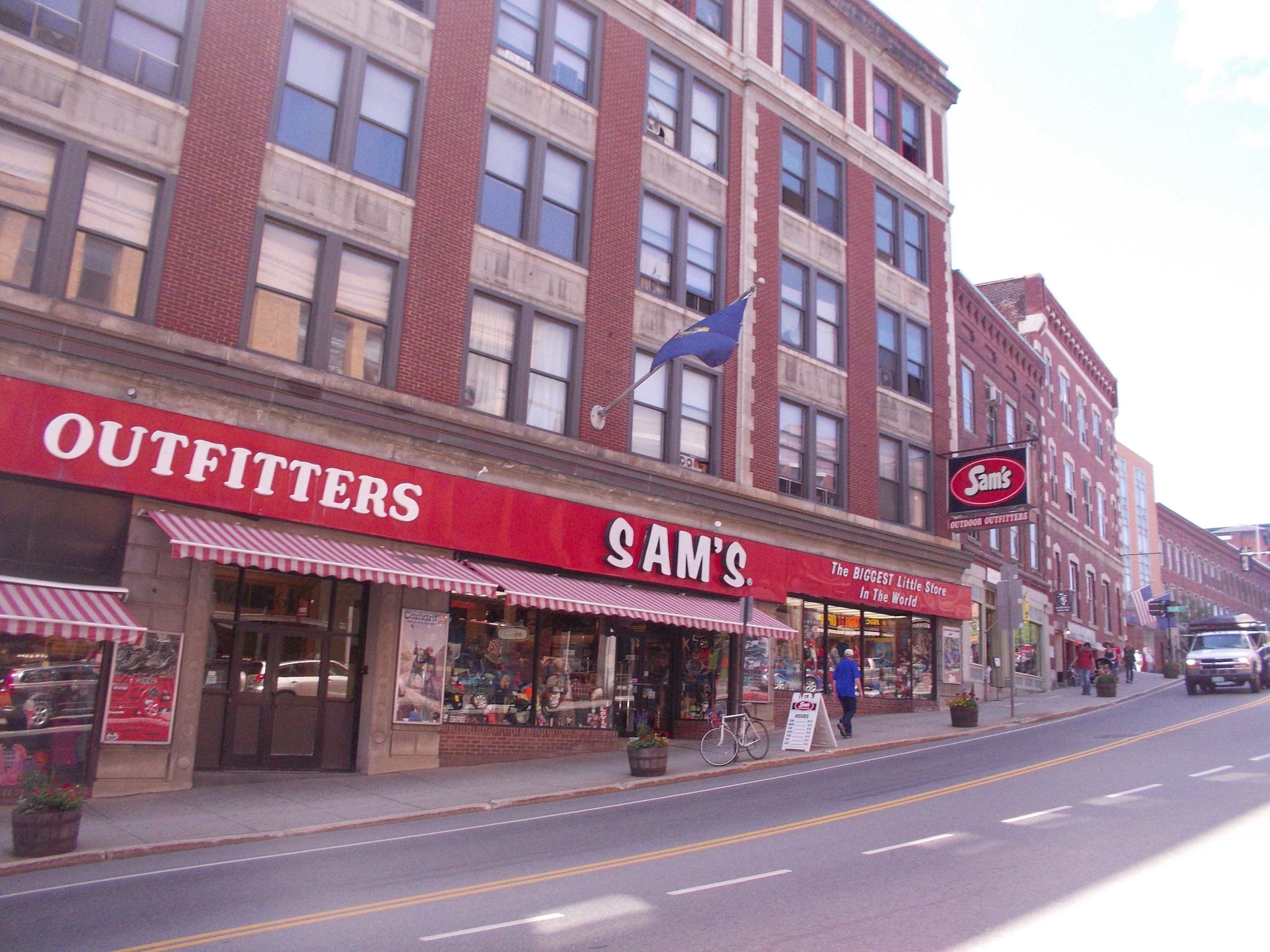 Sams Outfitters. Main Street. photo Jen Austin